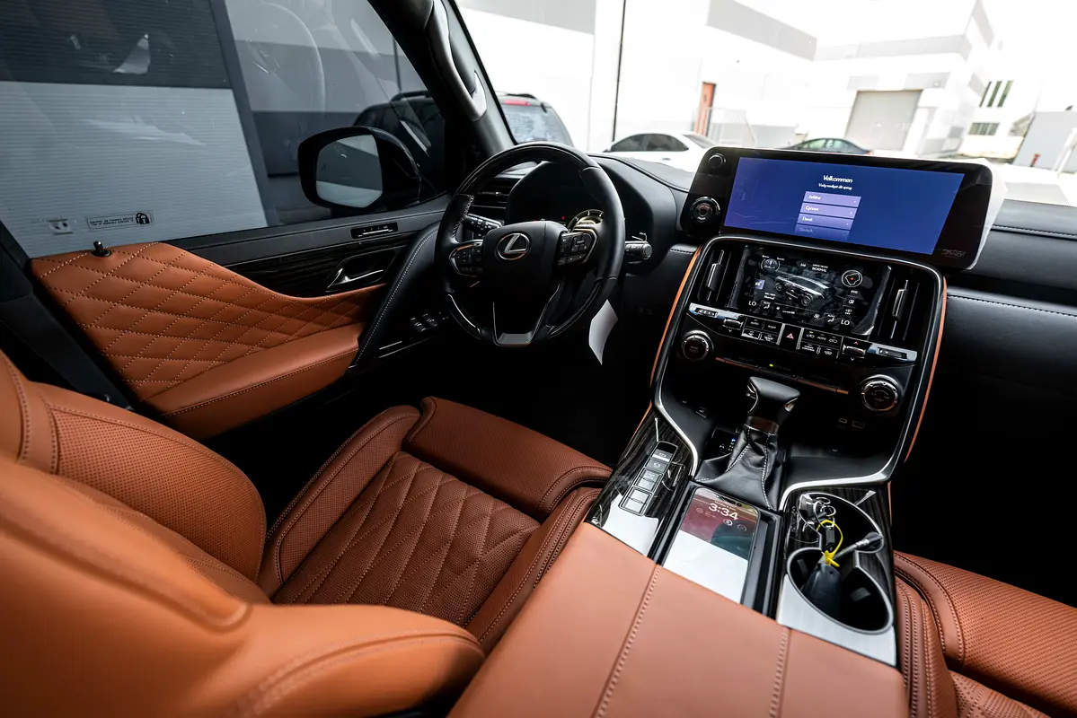 واردات Lexus LX Series 2026 از دبی — منطقه آزاد کیش و قشم — خودرو Lexus — تصویر 10