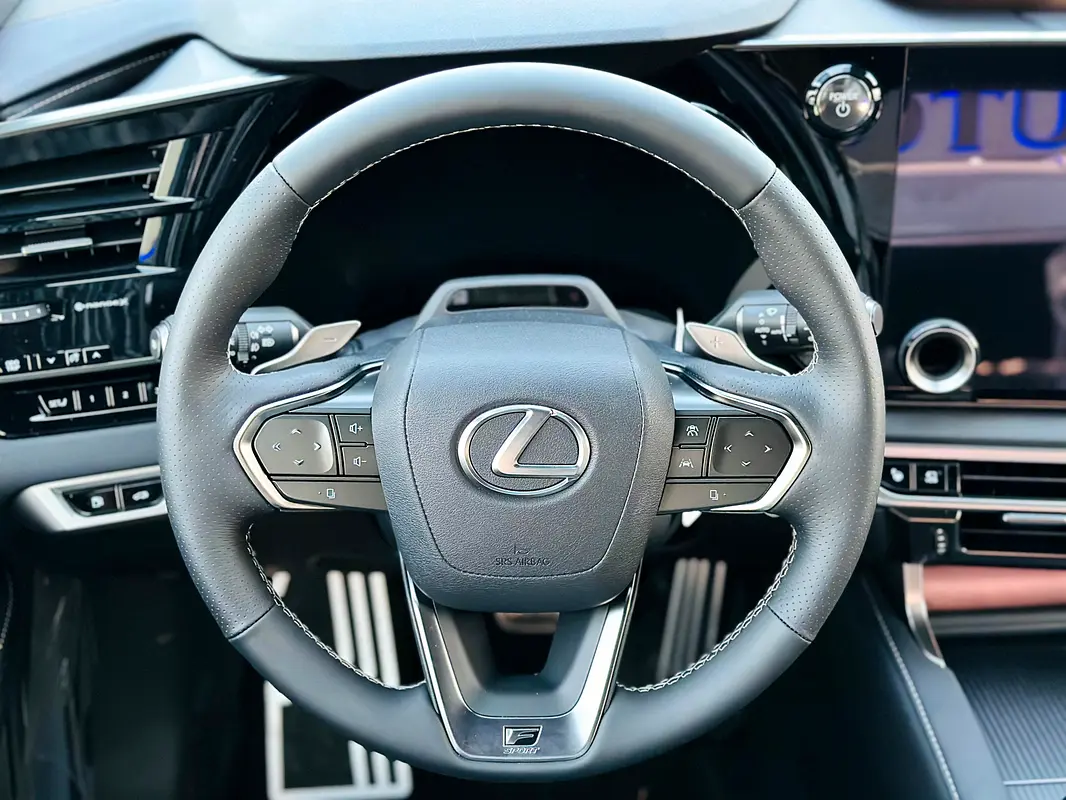 واردات Lexus RX Series 2025 از دبی — منطقه آزاد کیش و قشم — خودرو Lexus — تصویر 12