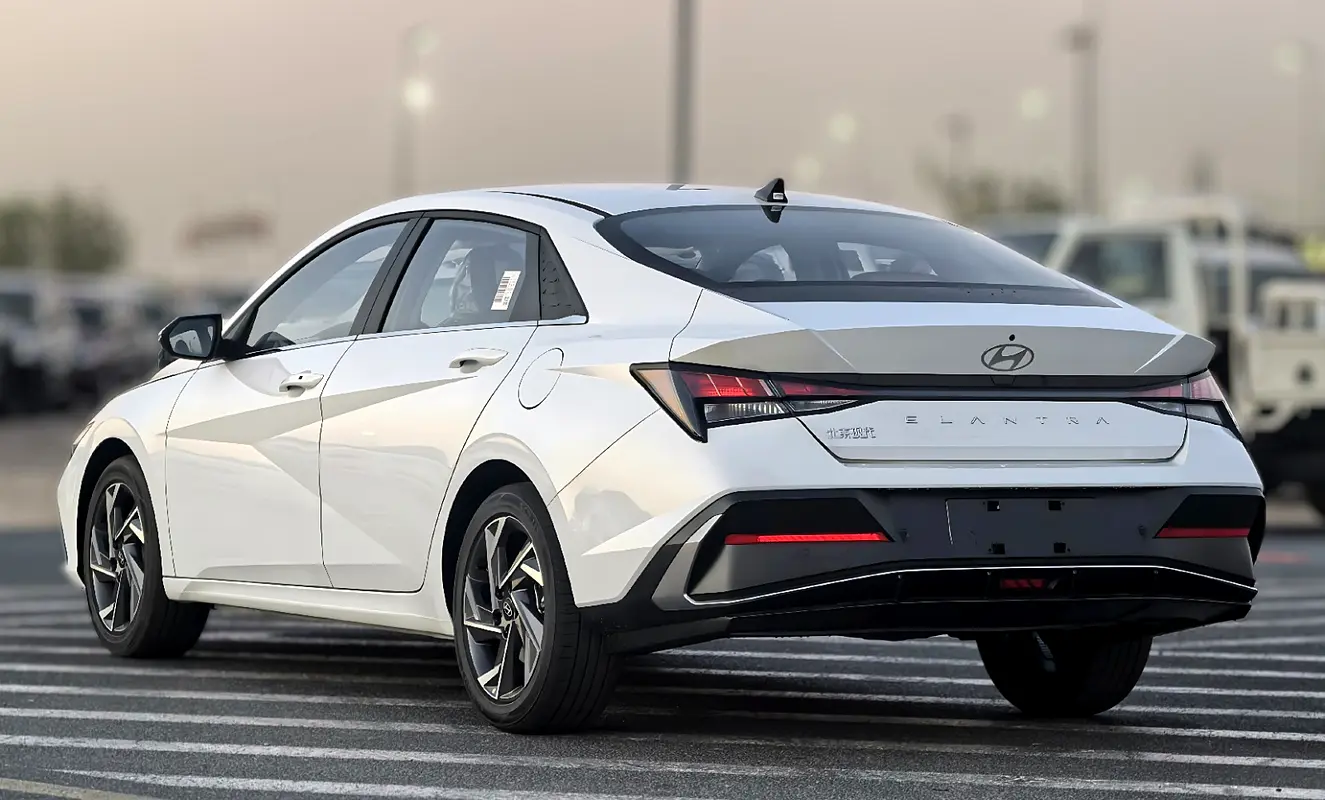 واردات Hyundai Elantra 2025 از دبی — منطقه آزاد کیش و قشم — خودرو Hyundai — تصویر 19