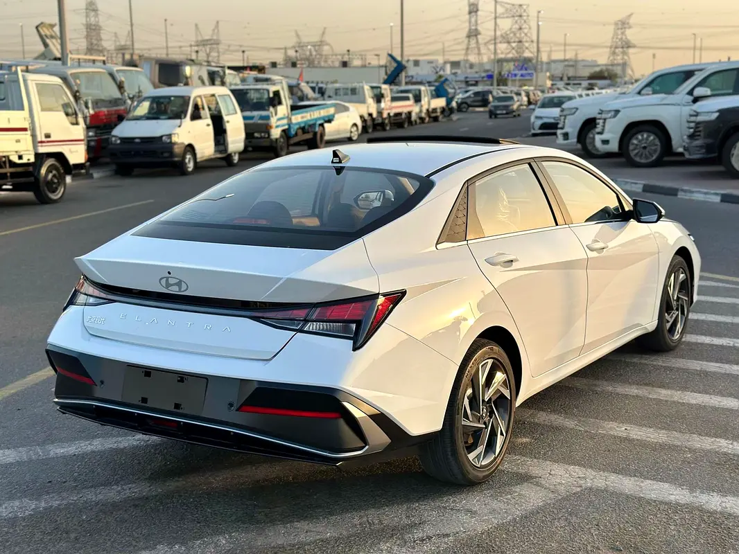 واردات Hyundai Elantra 2025 از دبی — منطقه آزاد کیش و قشم — خودرو Hyundai — تصویر 4