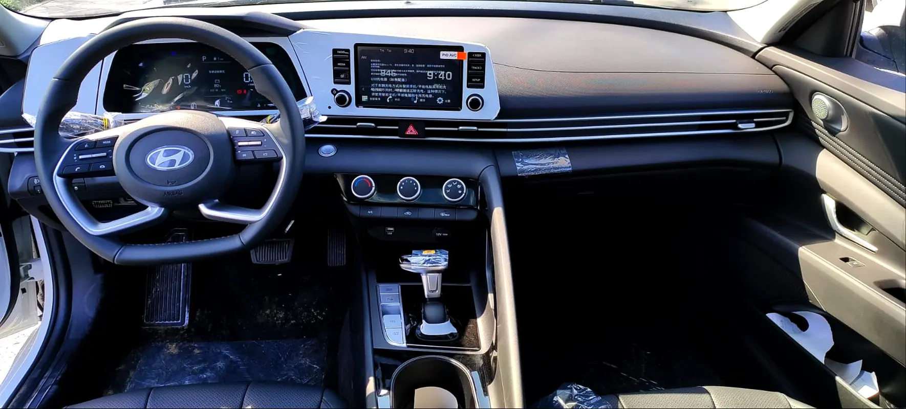 واردات Hyundai Elantra 2025 از دبی — منطقه آزاد کیش و قشم — خودرو Hyundai — تصویر 8