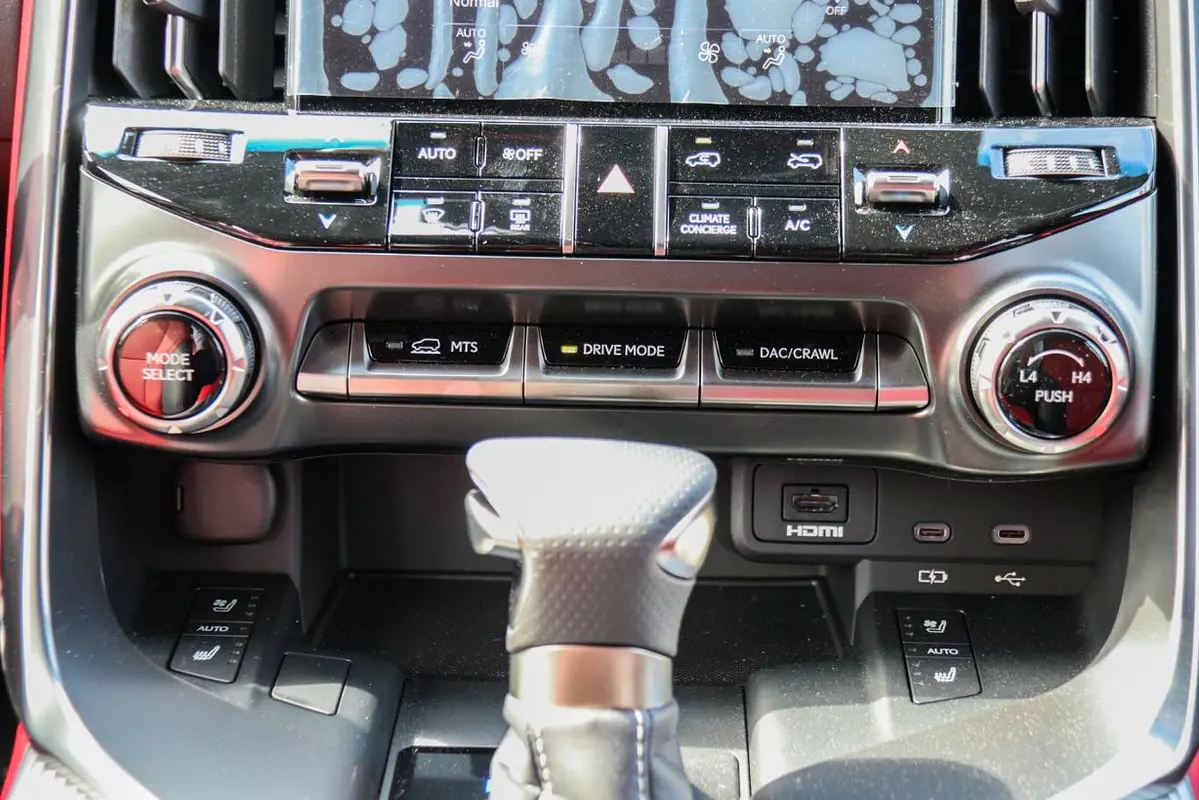 واردات Lexus LX Series 2026 از دبی — منطقه آزاد کیش و قشم — خودرو Lexus — تصویر 13