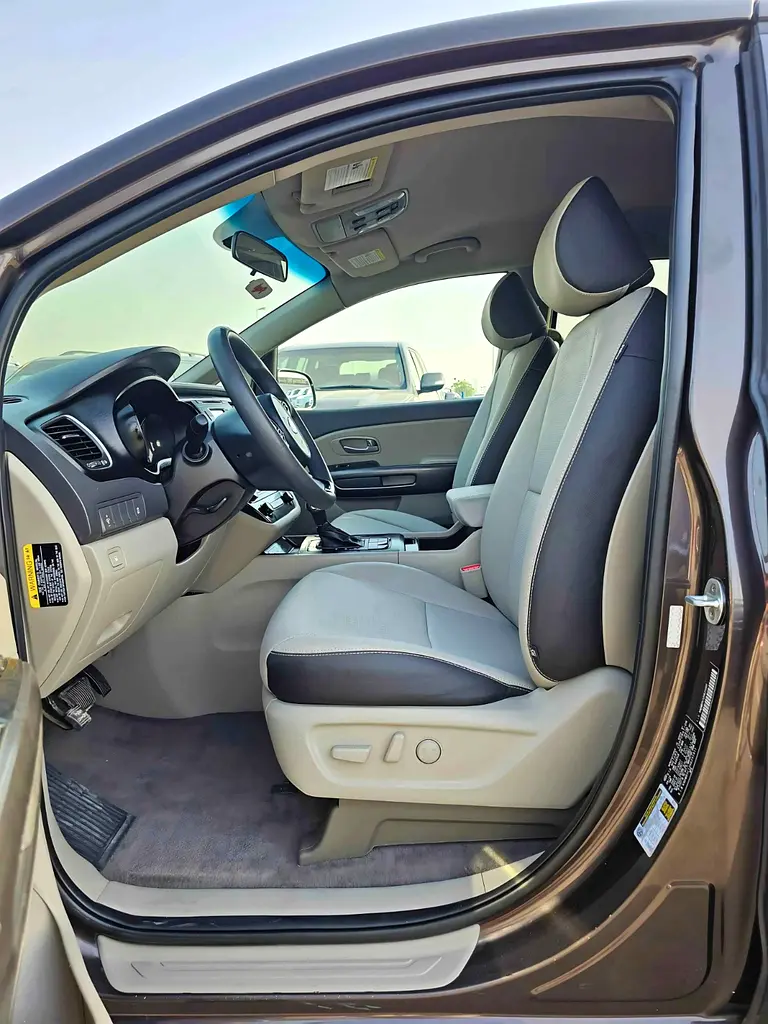 واردات Kia Sedona 2017 از دبی — منطقه آزاد کیش و قشم — خودرو Kia — تصویر 19
