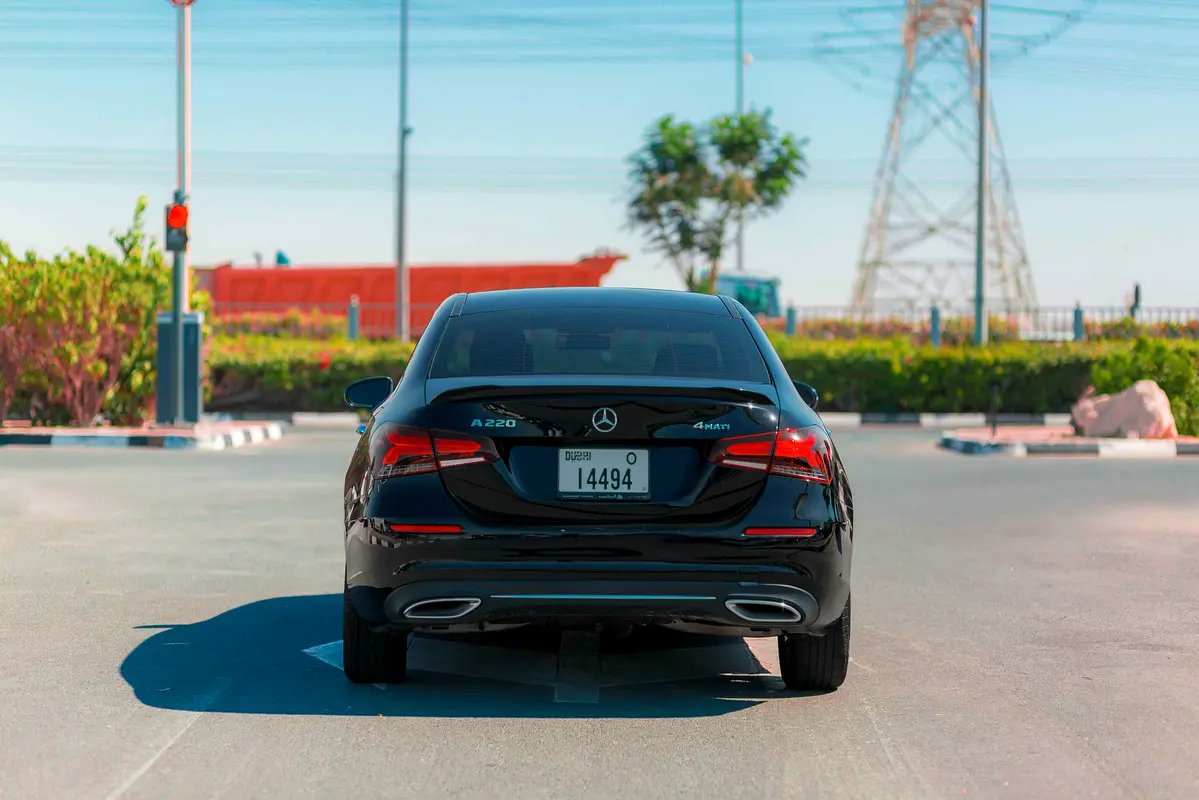 واردات Mercedes-Benz A Class 2019 از دبی — منطقه آزاد کیش و قشم — خودرو Mercedes-Benz — تصویر 4