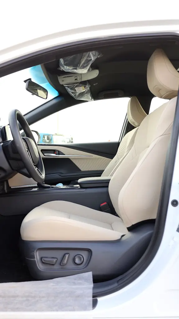 واردات Toyota Camry 2025 از دبی — منطقه آزاد کیش و قشم — خودرو Toyota — تصویر 12