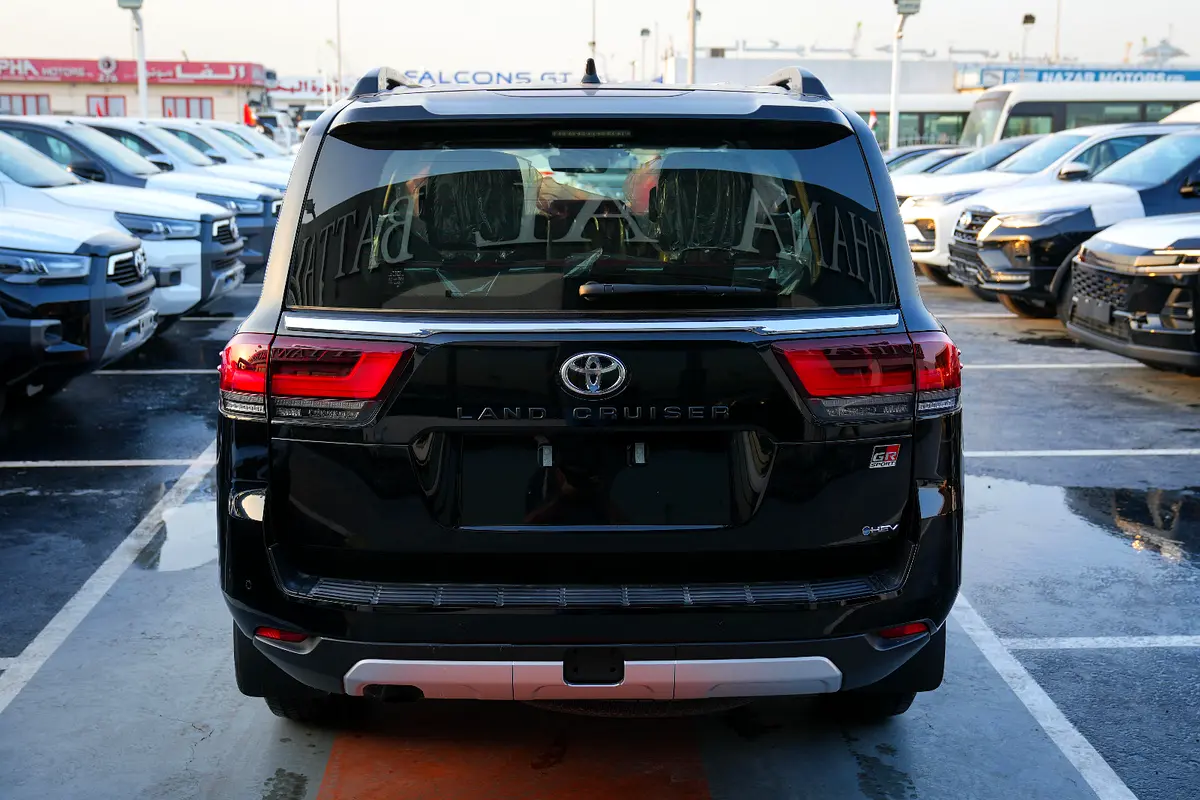 واردات Toyota Land Cruiser 2026 از دبی — منطقه آزاد کیش و قشم — خودرو Toyota — تصویر 4