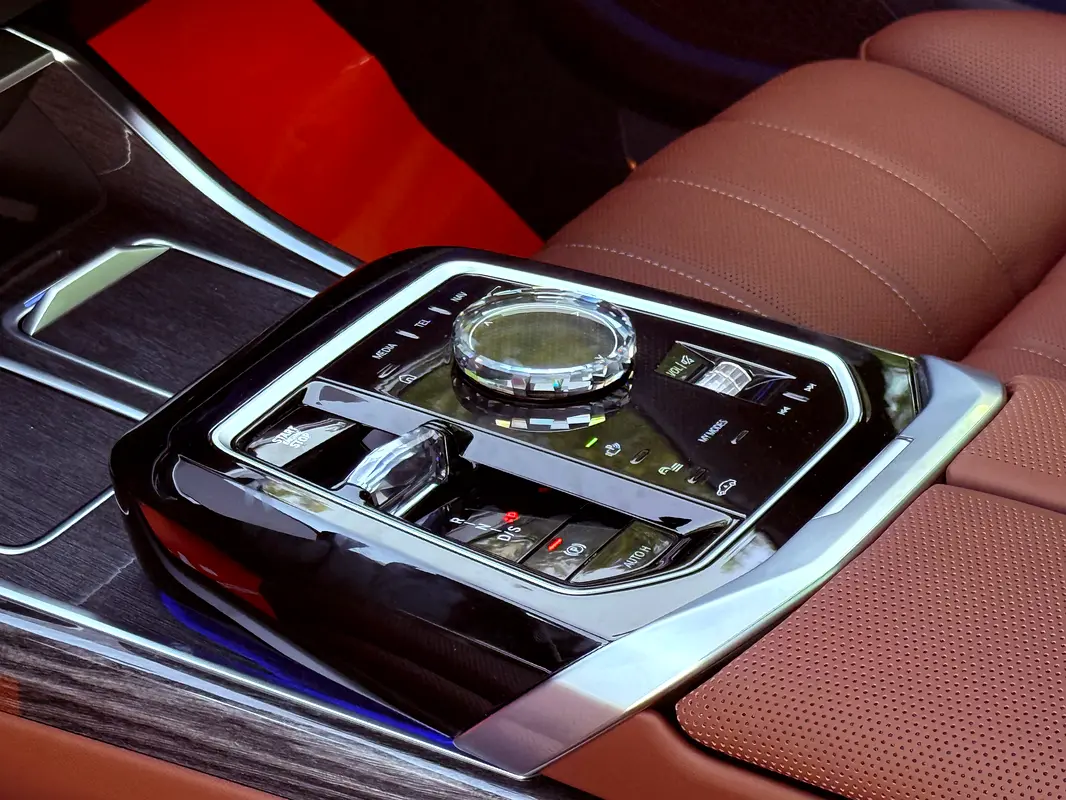 واردات BMW 7 Series 2026 از دبی — منطقه آزاد کیش و قشم — خودرو BMW — تصویر 8