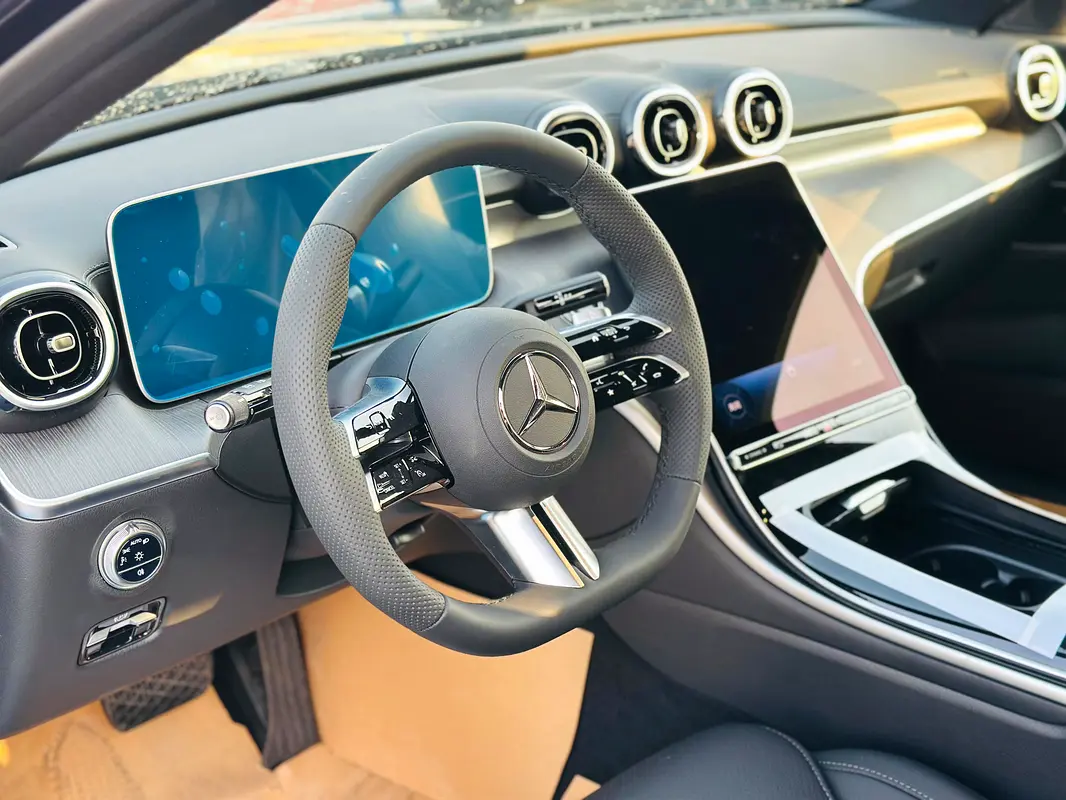واردات Mercedes-Benz C Class 2025 از دبی — منطقه آزاد کیش و قشم — خودرو Mercedes-Benz — تصویر 9