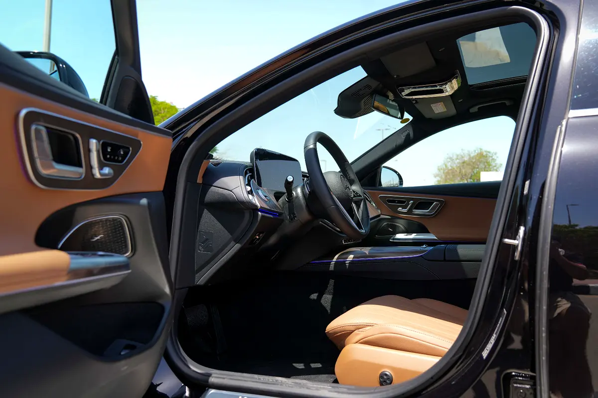 واردات Mercedes-Benz E Class 2025 از دبی — منطقه آزاد کیش و قشم — خودرو Mercedes-Benz — تصویر 4