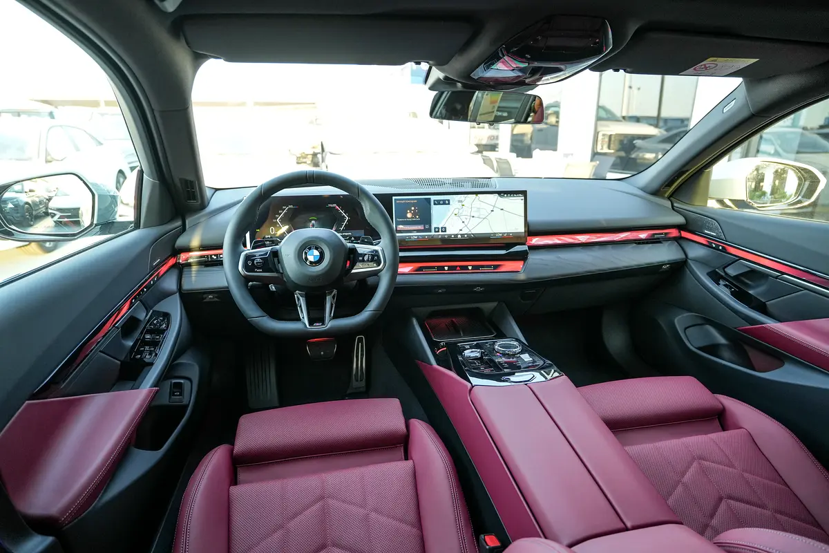 واردات BMW 5 Series 2026 از دبی — منطقه آزاد کیش و قشم — خودرو BMW — تصویر 11
