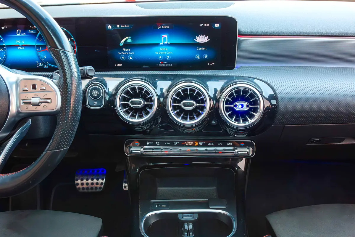 واردات Mercedes-Benz A Class 2020 از دبی — منطقه آزاد کیش و قشم — خودرو Mercedes-Benz — تصویر 12