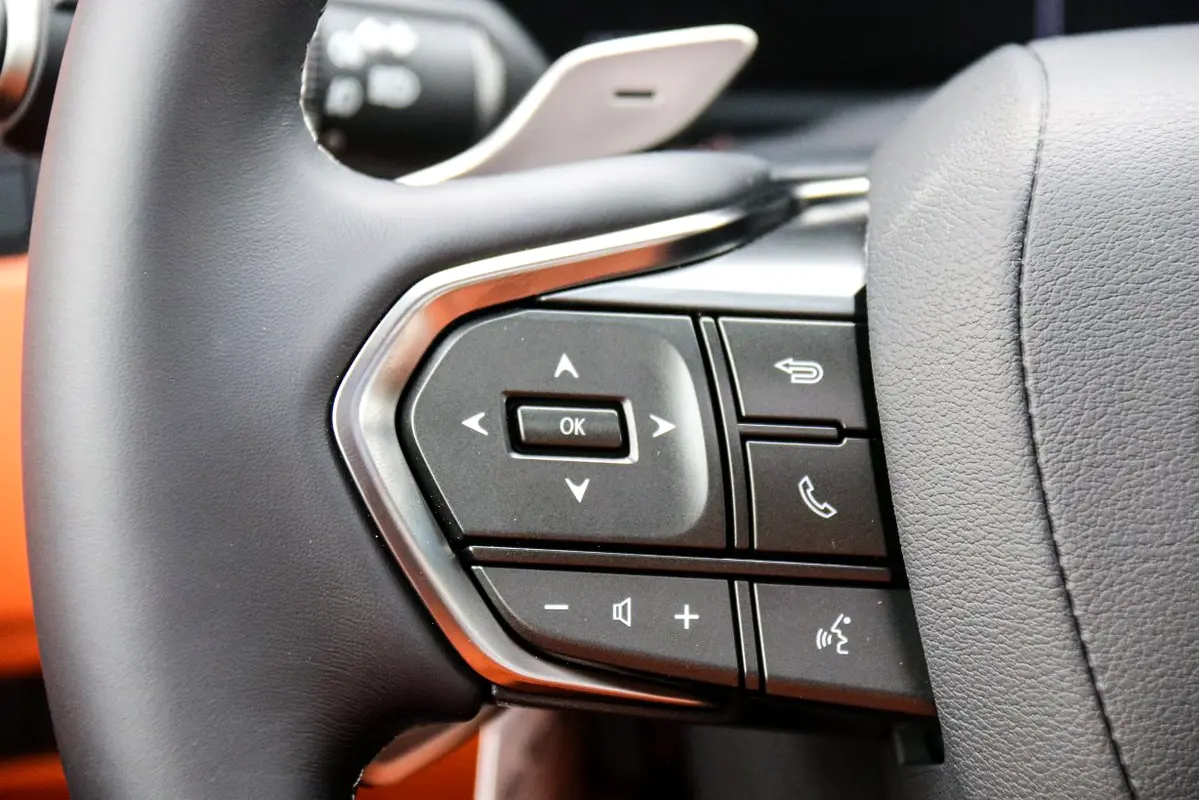 واردات Lexus LX Series 2026 از دبی — منطقه آزاد کیش و قشم — خودرو Lexus — تصویر 11