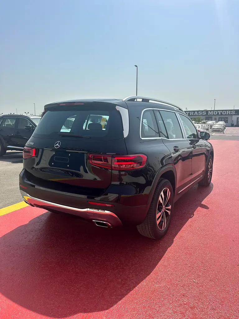 واردات Mercedes-Benz GLB Class 2025 از دبی — منطقه آزاد کیش و قشم — خودرو Mercedes-Benz — تصویر 4