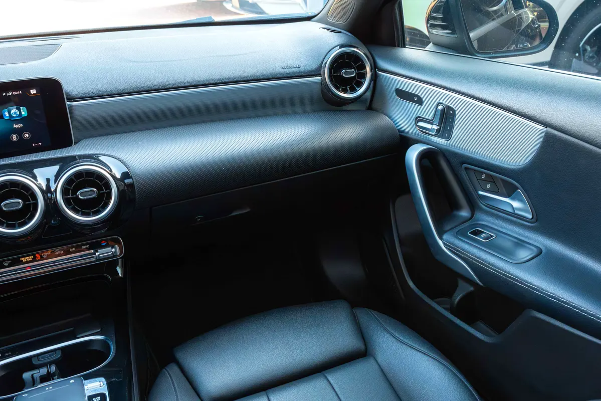 واردات Mercedes-Benz A Class 2019 از دبی — منطقه آزاد کیش و قشم — خودرو Mercedes-Benz — تصویر 14