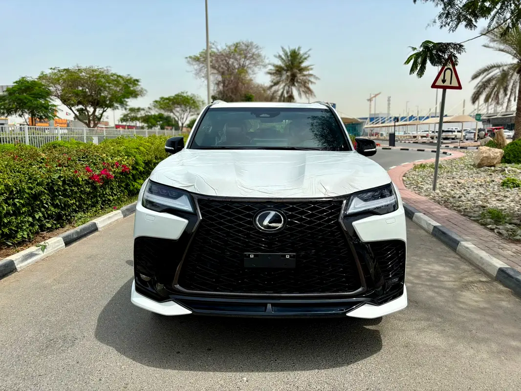 واردات Lexus LX Series 2025 از دبی — منطقه آزاد کیش و قشم — خودرو Lexus — تصویر 2