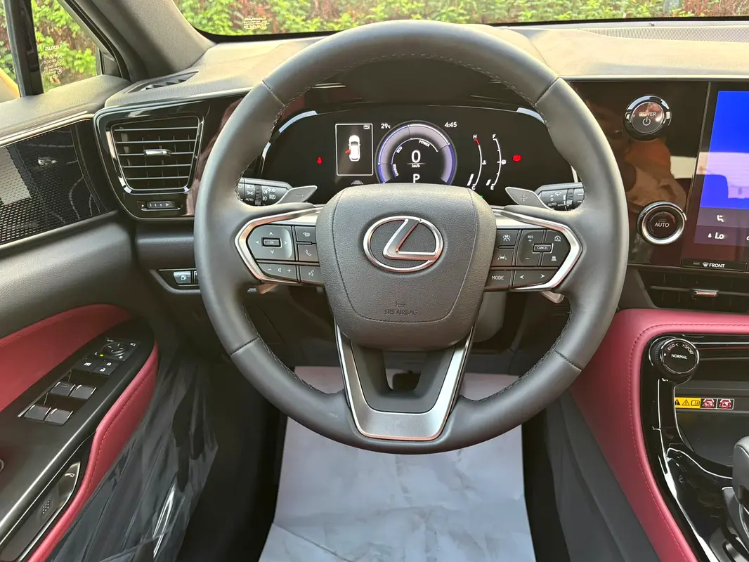 واردات Lexus NX Series 2025 از دبی — منطقه آزاد کیش و قشم — خودرو Lexus — تصویر 9