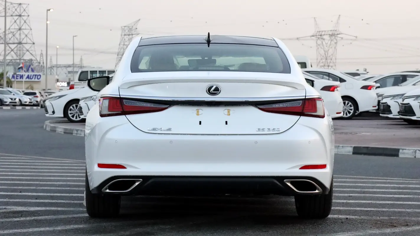 واردات Lexus ES Series 2025 از دبی — منطقه آزاد کیش و قشم — خودرو Lexus — تصویر 6