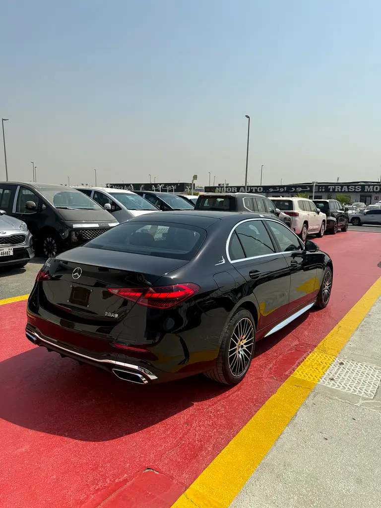 واردات Mercedes-Benz C Class 2025 از دبی — منطقه آزاد کیش و قشم — خودرو Mercedes-Benz — تصویر 4
