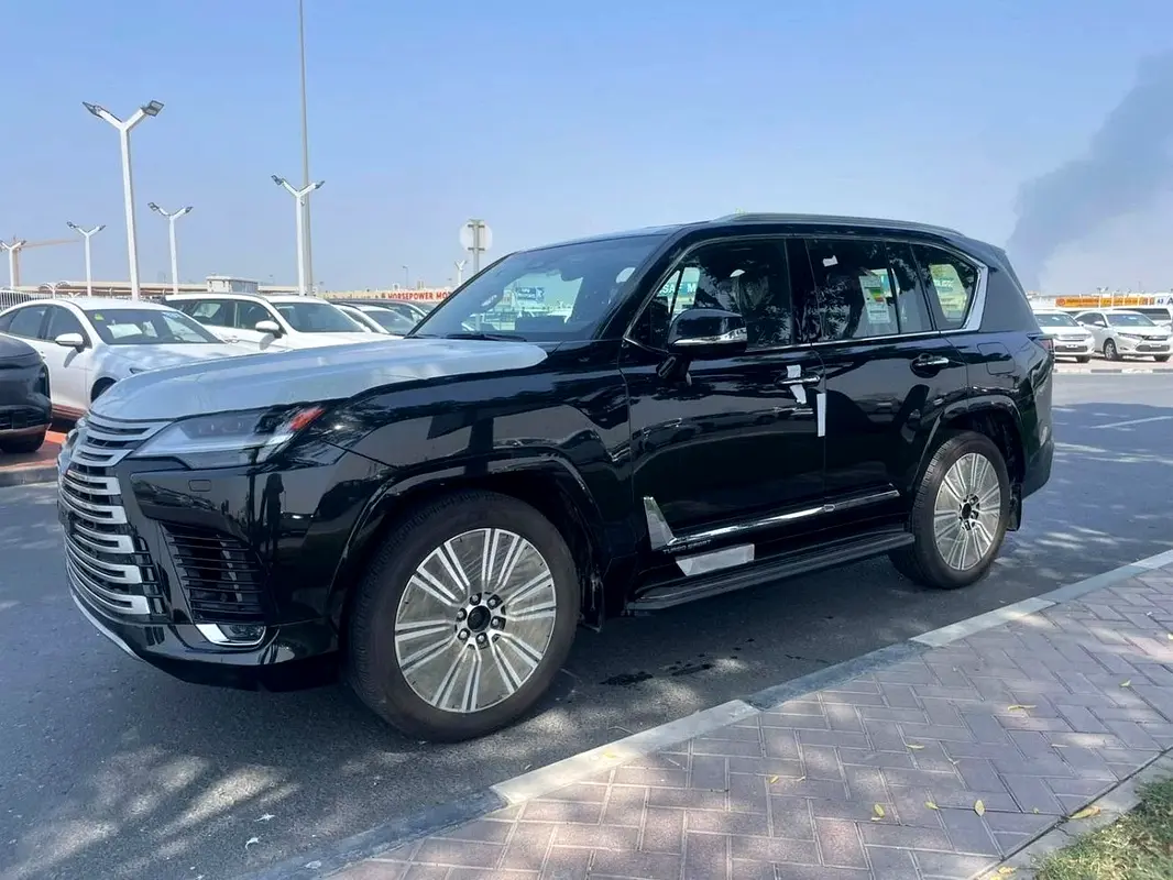 واردات Lexus LX Series 2026 از دبی — منطقه آزاد کیش و قشم — خودرو Lexus — تصویر 3