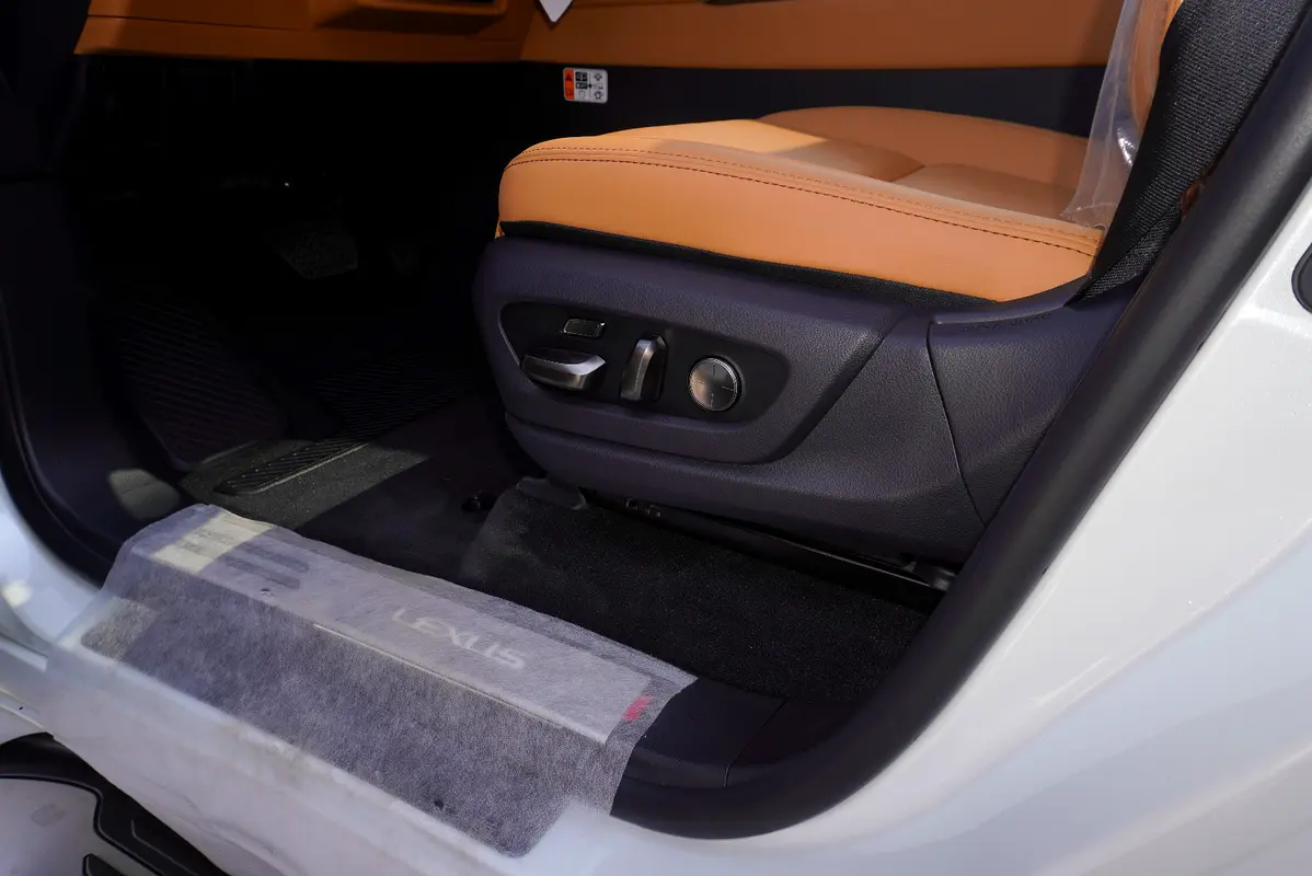 واردات Lexus LX Series 2026 از دبی — منطقه آزاد کیش و قشم — خودرو Lexus — تصویر 9