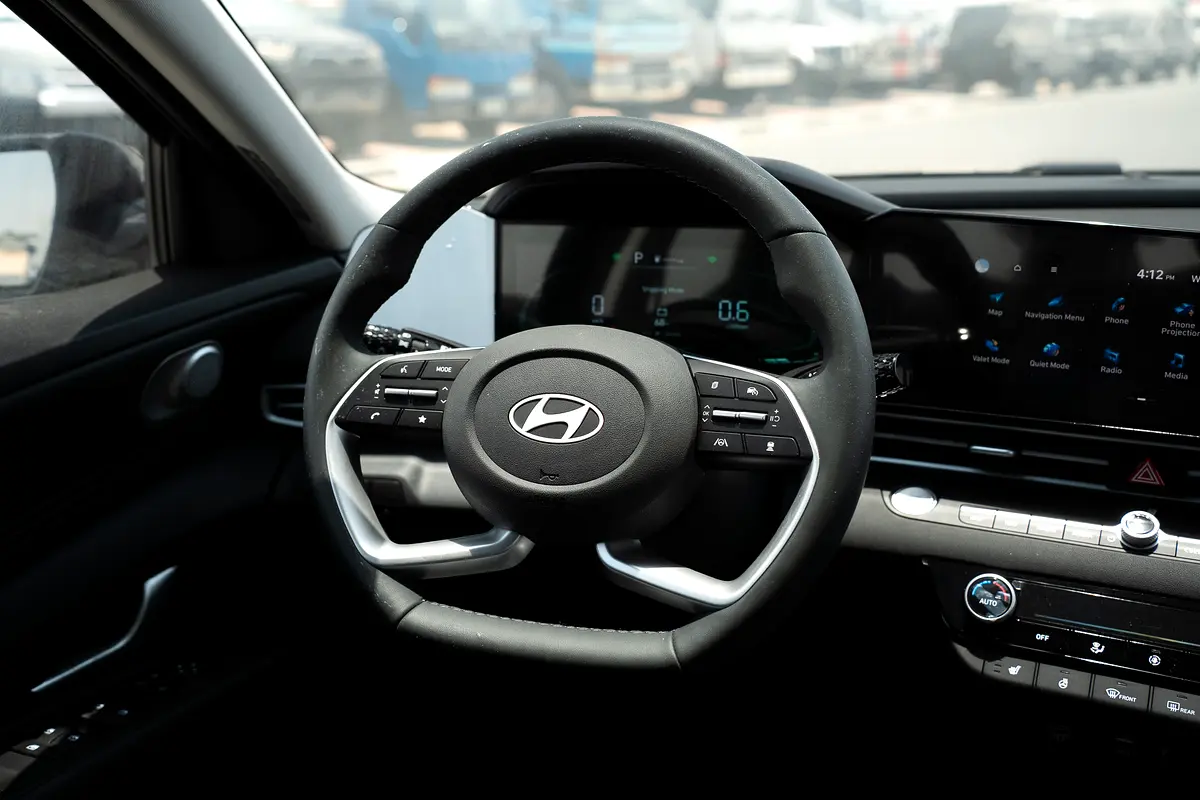 واردات Hyundai Elantra 2025 از دبی — منطقه آزاد کیش و قشم — خودرو Hyundai — تصویر 10