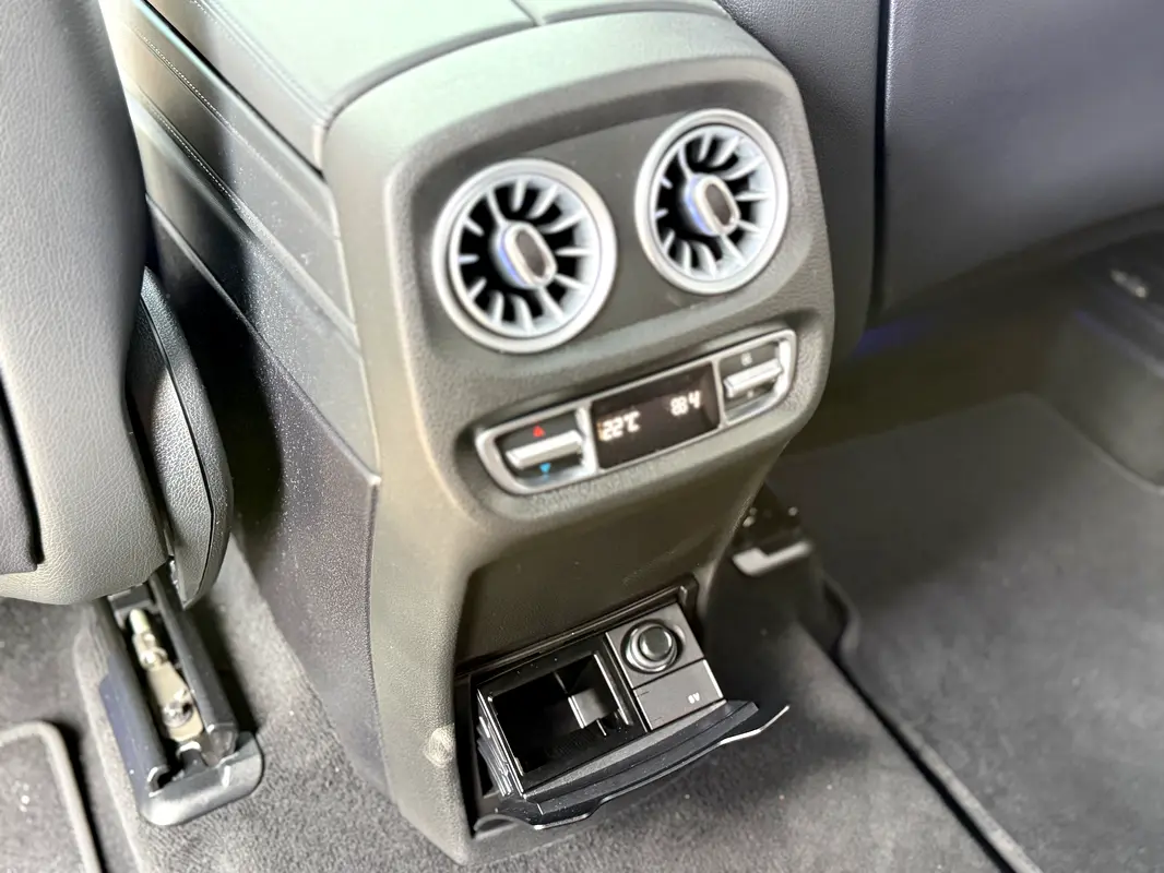 واردات Mercedes-Benz G Class 2024 از دبی — منطقه آزاد کیش و قشم — خودرو Mercedes-Benz — تصویر 8