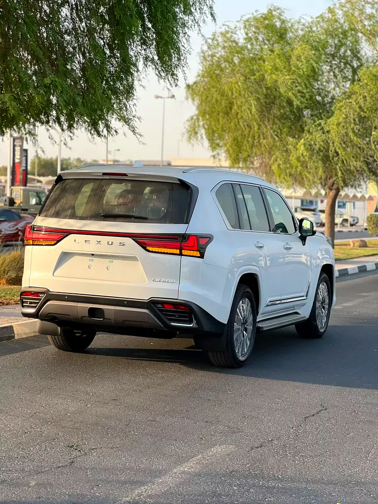 واردات Lexus LX Series 2026 از دبی — منطقه آزاد کیش و قشم — خودرو Lexus — تصویر 6