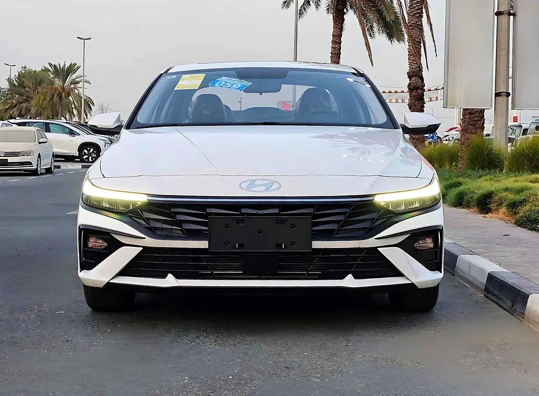 واردات Hyundai Elantra 2025 از دبی — منطقه آزاد کیش و قشم — خودرو Hyundai — تصویر 2