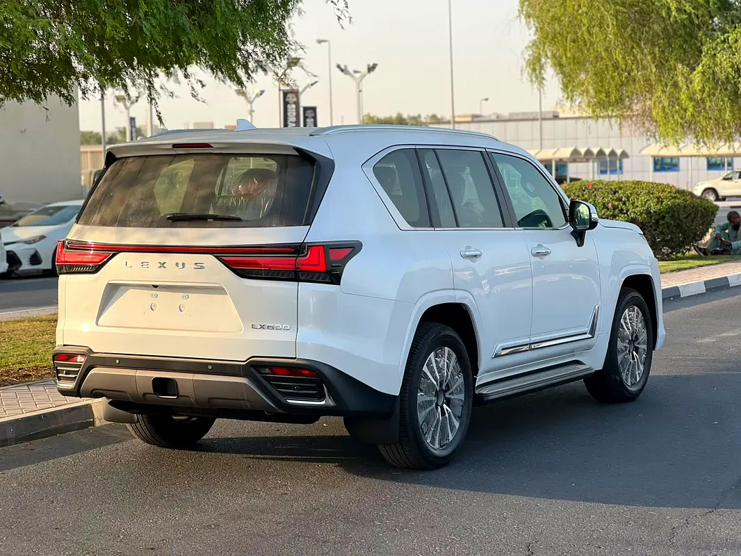 واردات Lexus LX Series 2026 از دبی — منطقه آزاد کیش و قشم — خودرو Lexus — تصویر 3