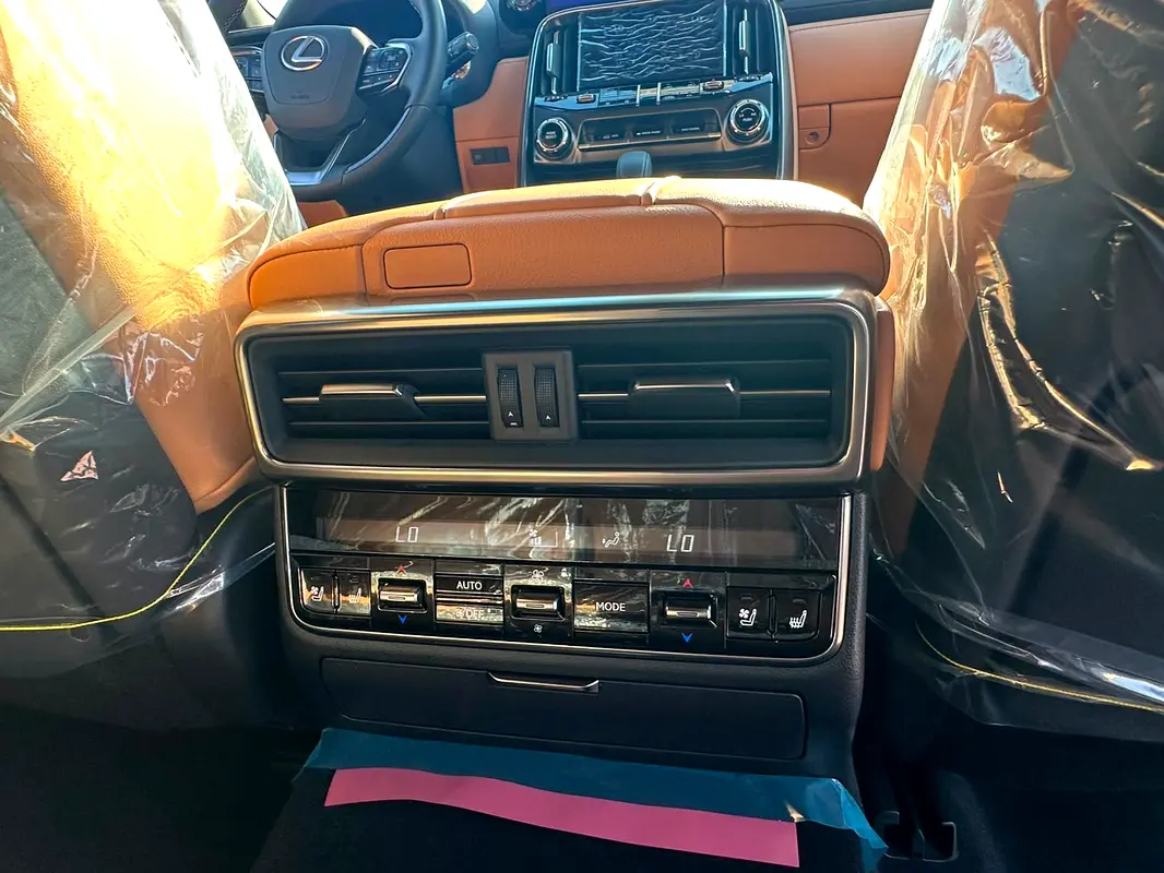 واردات Lexus LX Series 2026 از دبی — منطقه آزاد کیش و قشم — خودرو Lexus — تصویر 16