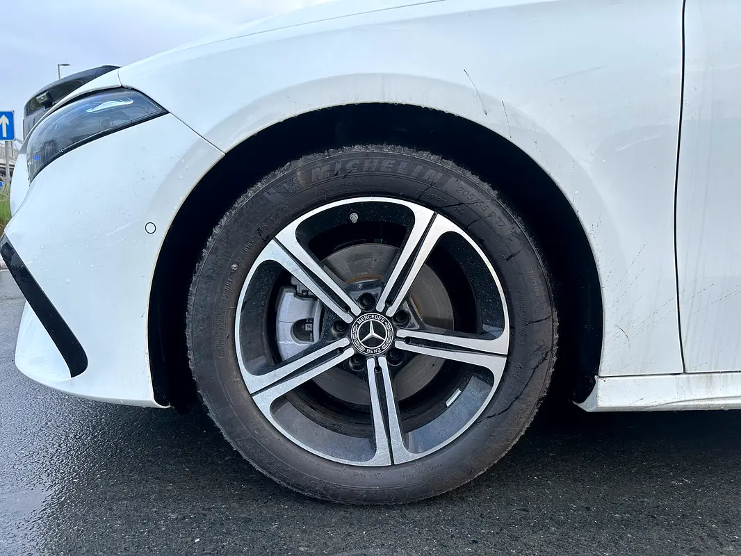 واردات Mercedes-Benz A Class 2025 از دبی — منطقه آزاد کیش و قشم — خودرو Mercedes-Benz — تصویر 2