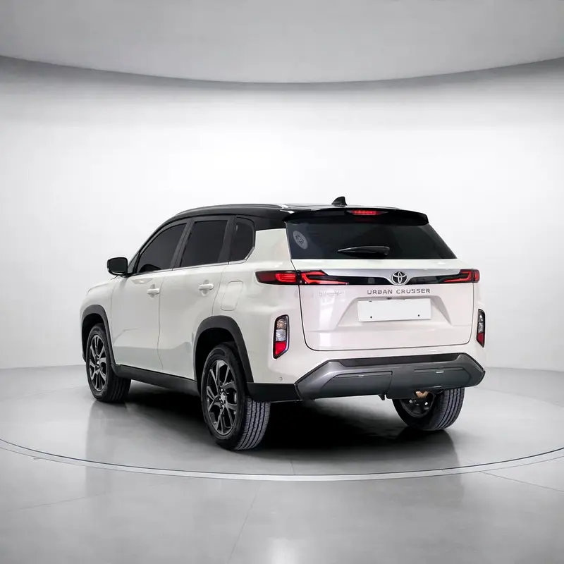 واردات Toyota Urban Cruiser 2025 از دبی — منطقه آزاد کیش و قشم — خودرو Toyota — تصویر 7