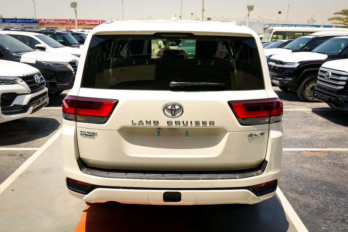 واردات Toyota Land Cruiser 2026 از دبی — منطقه آزاد کیش و قشم — خودرو Toyota — تصویر 6