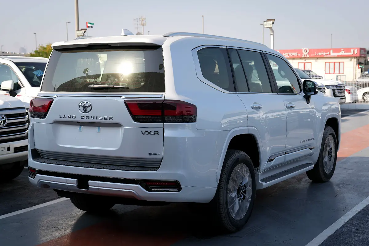 واردات Toyota Land Cruiser 2026 از دبی — منطقه آزاد کیش و قشم — خودرو Toyota — تصویر 5