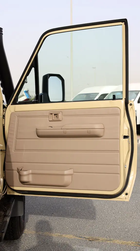 واردات Toyota Land Cruiser 70 Series 2026 از دبی — منطقه آزاد کیش و قشم — خودرو Toyota — تصویر 18