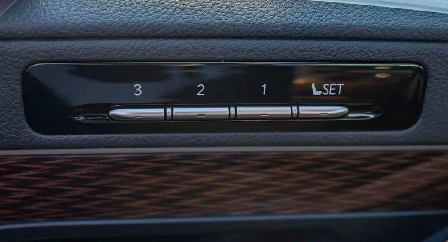واردات Lexus LX Series 2026 از دبی — منطقه آزاد کیش و قشم — خودرو Lexus — تصویر 14