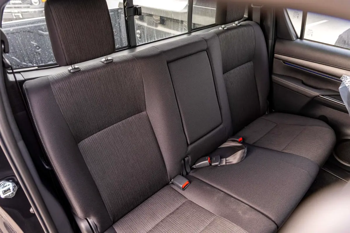واردات Toyota Hilux 2026 از دبی — منطقه آزاد کیش و قشم — خودرو Toyota — تصویر 6
