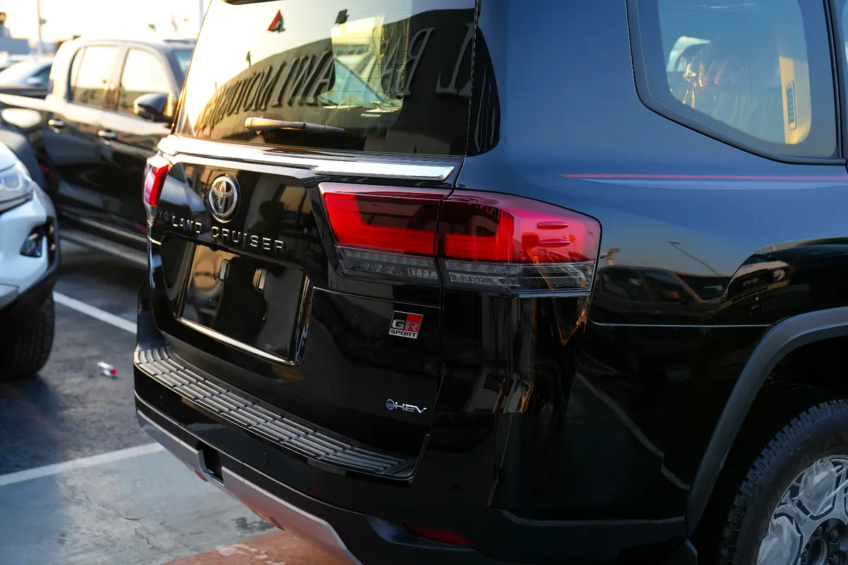واردات Toyota Land Cruiser 2026 از دبی — منطقه آزاد کیش و قشم — خودرو Toyota — تصویر 6