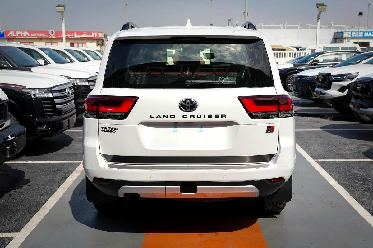واردات Toyota Land Cruiser 2026 از دبی — منطقه آزاد کیش و قشم — خودرو Toyota — تصویر 5