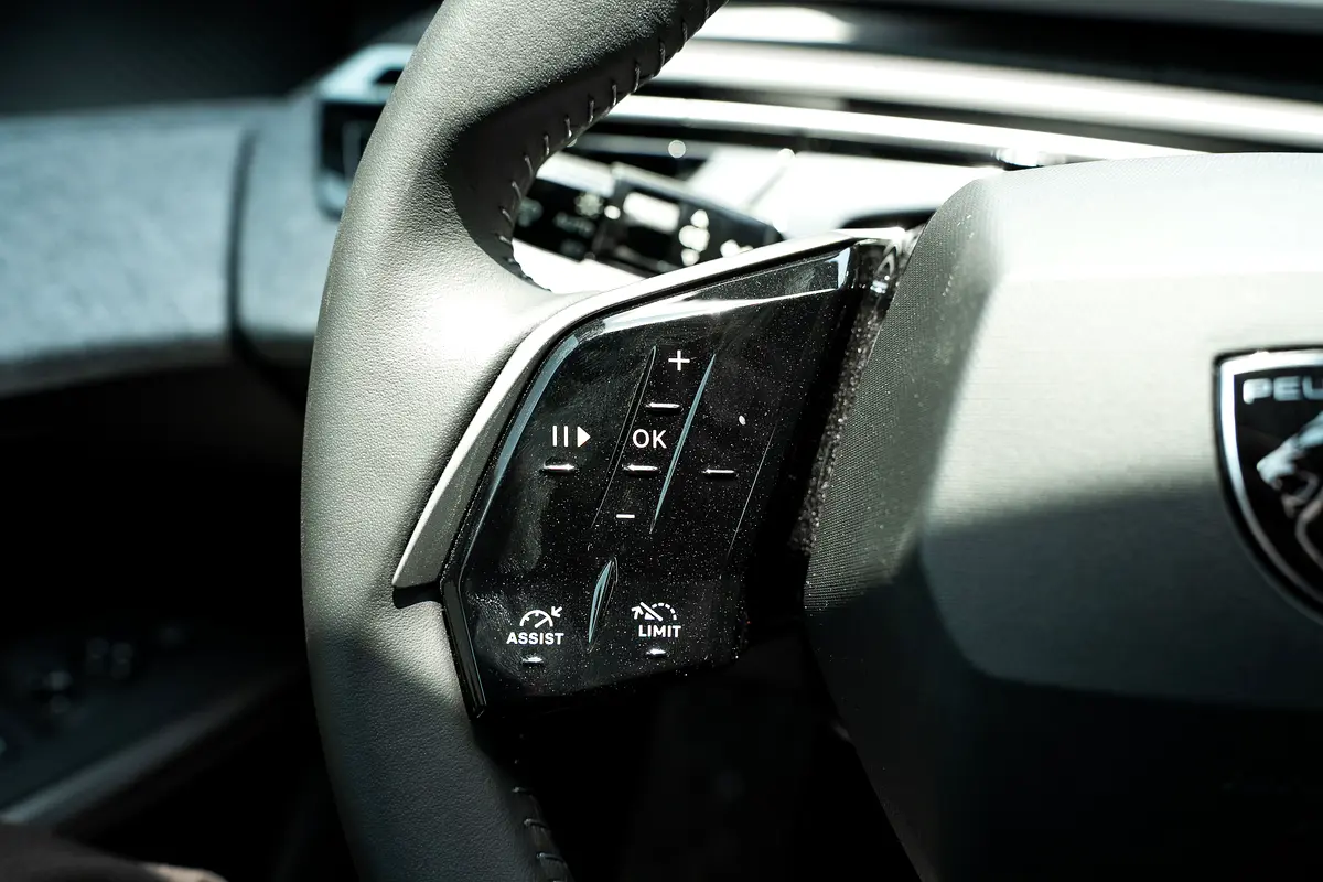 واردات Peugeot 3008 2026 از دبی — منطقه آزاد کیش و قشم — خودرو Peugeot — تصویر 12