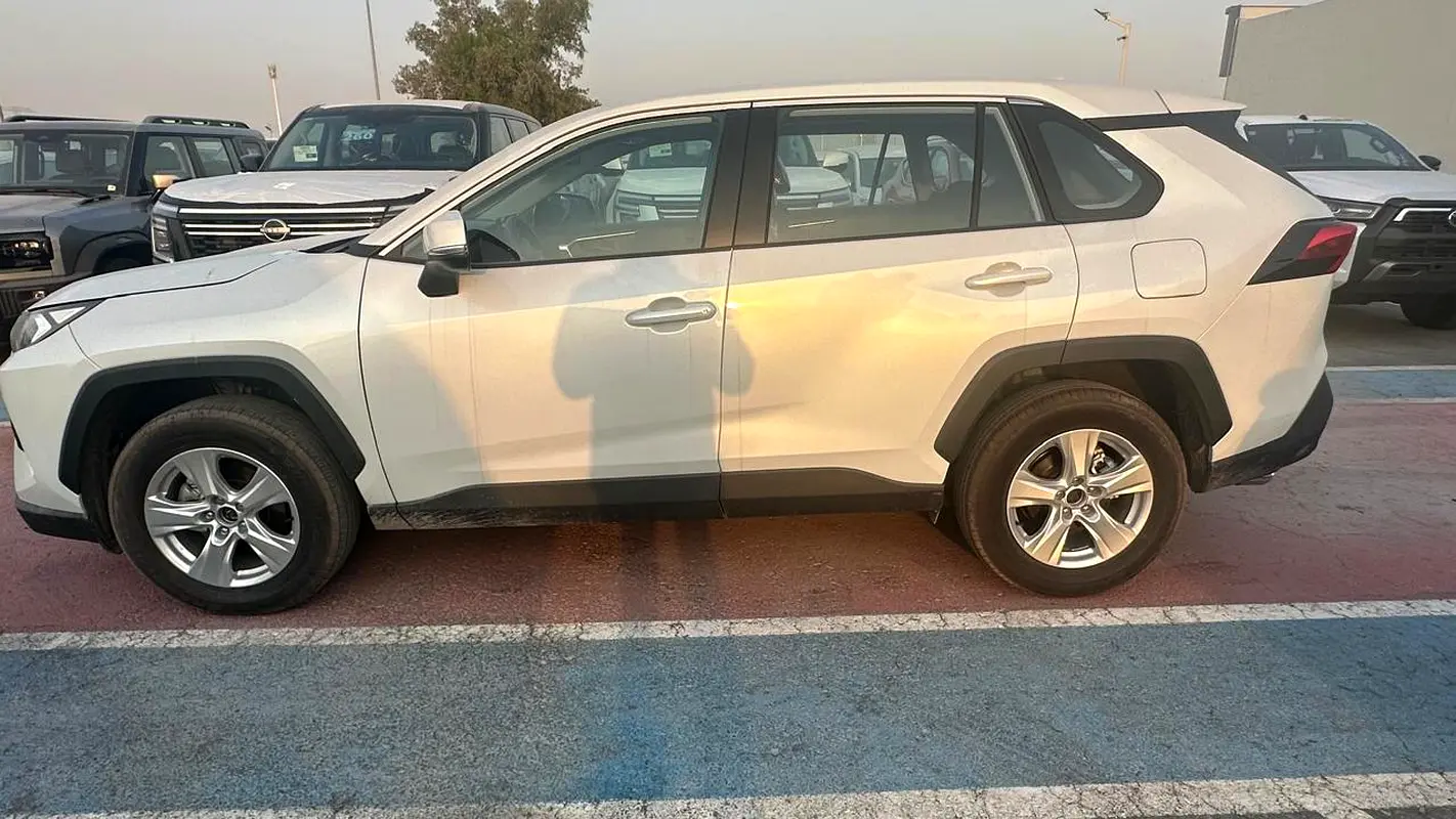 واردات Toyota RAV 4 2025 از دبی — منطقه آزاد کیش و قشم — خودرو Toyota — تصویر 3