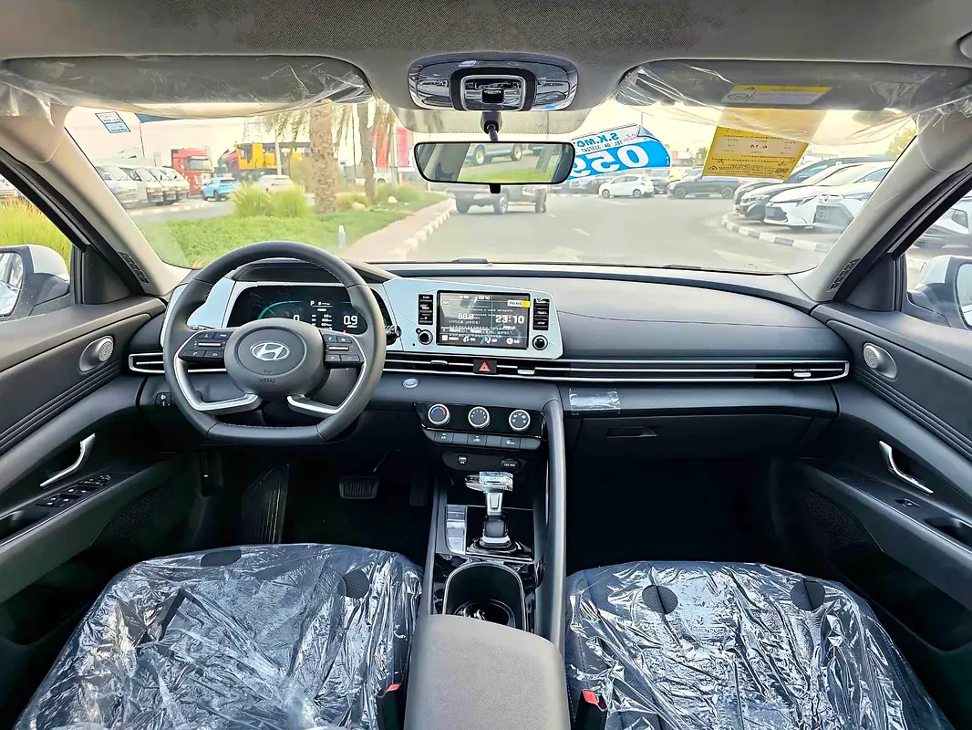 واردات Hyundai Elantra 2025 از دبی — منطقه آزاد کیش و قشم — خودرو Hyundai — تصویر 12