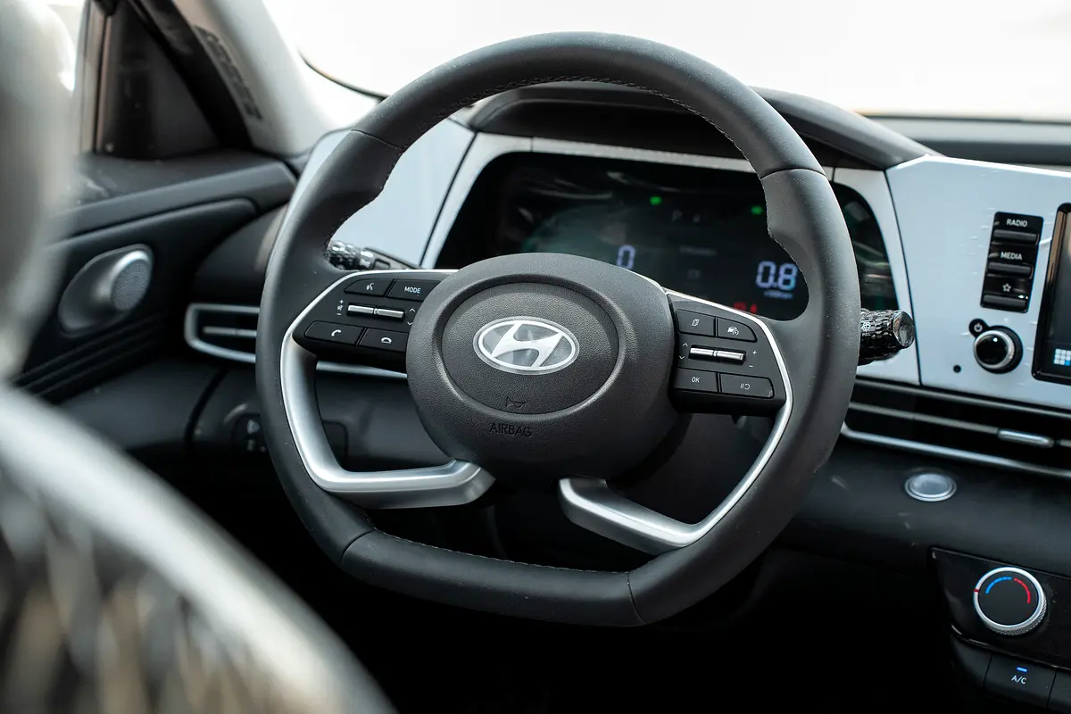 واردات Hyundai Elantra 2025 از دبی — منطقه آزاد کیش و قشم — خودرو Hyundai — تصویر 14