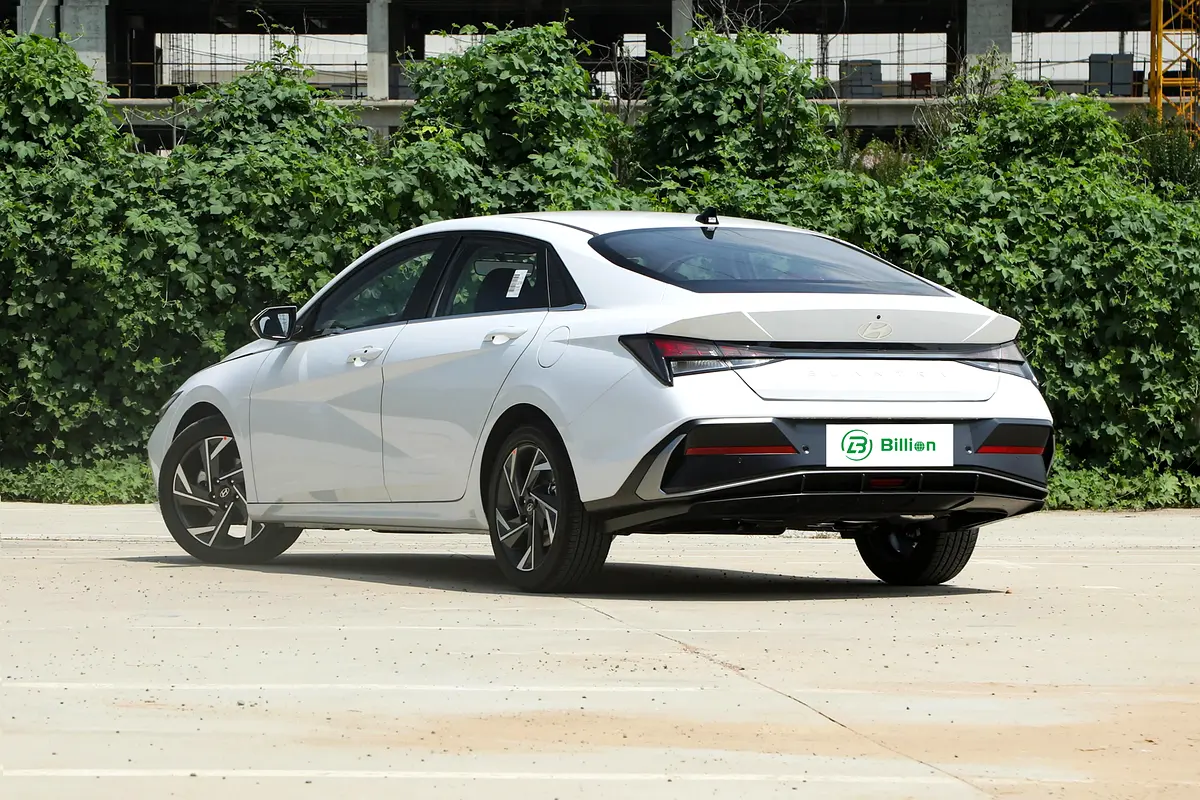 واردات Hyundai Elantra 2025 از دبی — منطقه آزاد کیش و قشم — خودرو Hyundai — تصویر 3