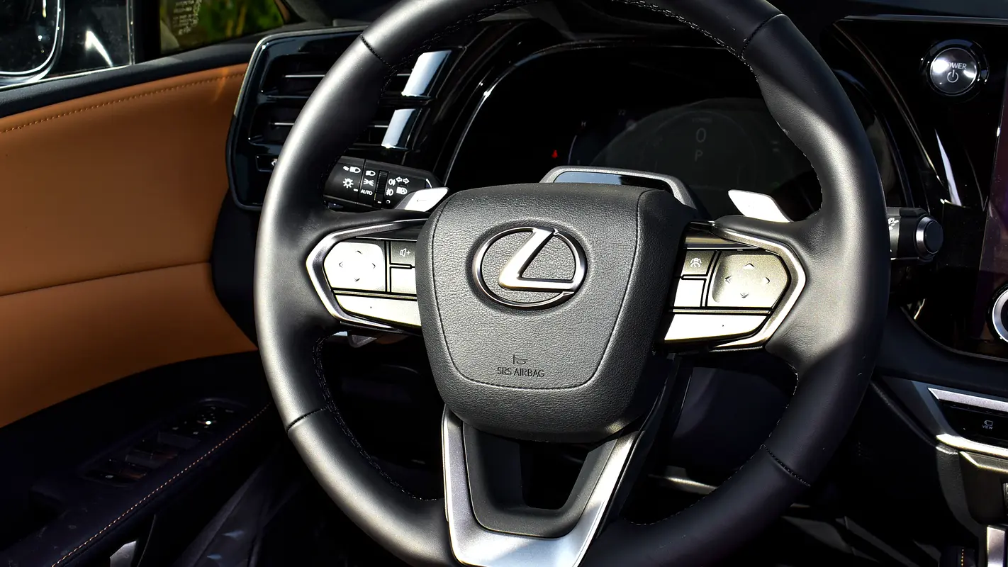 واردات Lexus RX Series 2026 از دبی — منطقه آزاد کیش و قشم — خودرو Lexus — تصویر 9