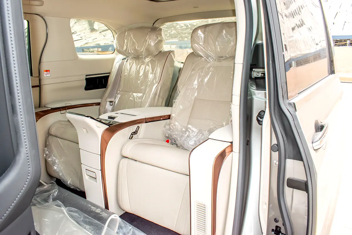 واردات Lexus LM Series 2026 از دبی — منطقه آزاد کیش و قشم — خودرو Lexus — تصویر 19