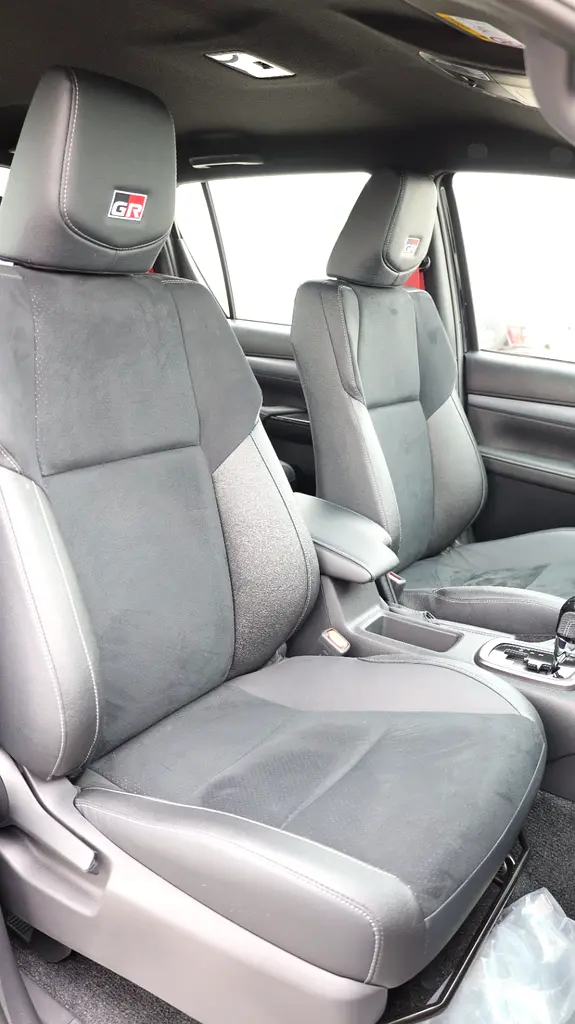 واردات Toyota Hilux 2026 از دبی — منطقه آزاد کیش و قشم — خودرو Toyota — تصویر 16