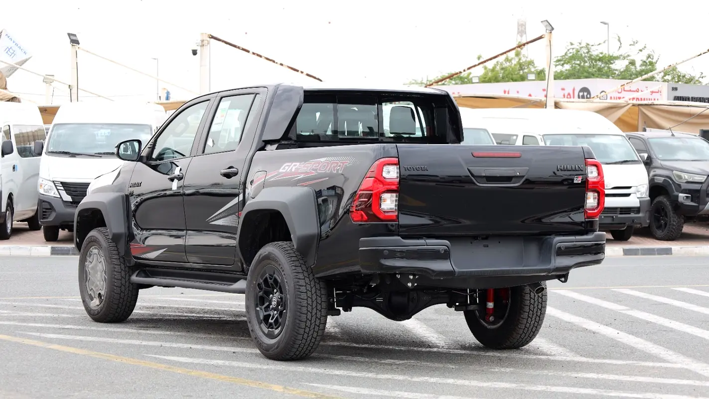 واردات Toyota Hilux 2026 از دبی — منطقه آزاد کیش و قشم — خودرو Toyota — تصویر 6