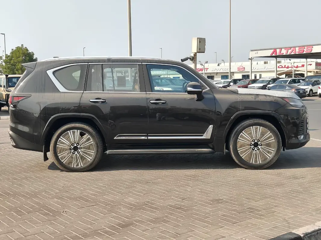واردات Lexus LX Series 2026 از دبی — منطقه آزاد کیش و قشم — خودرو Lexus — تصویر 4
