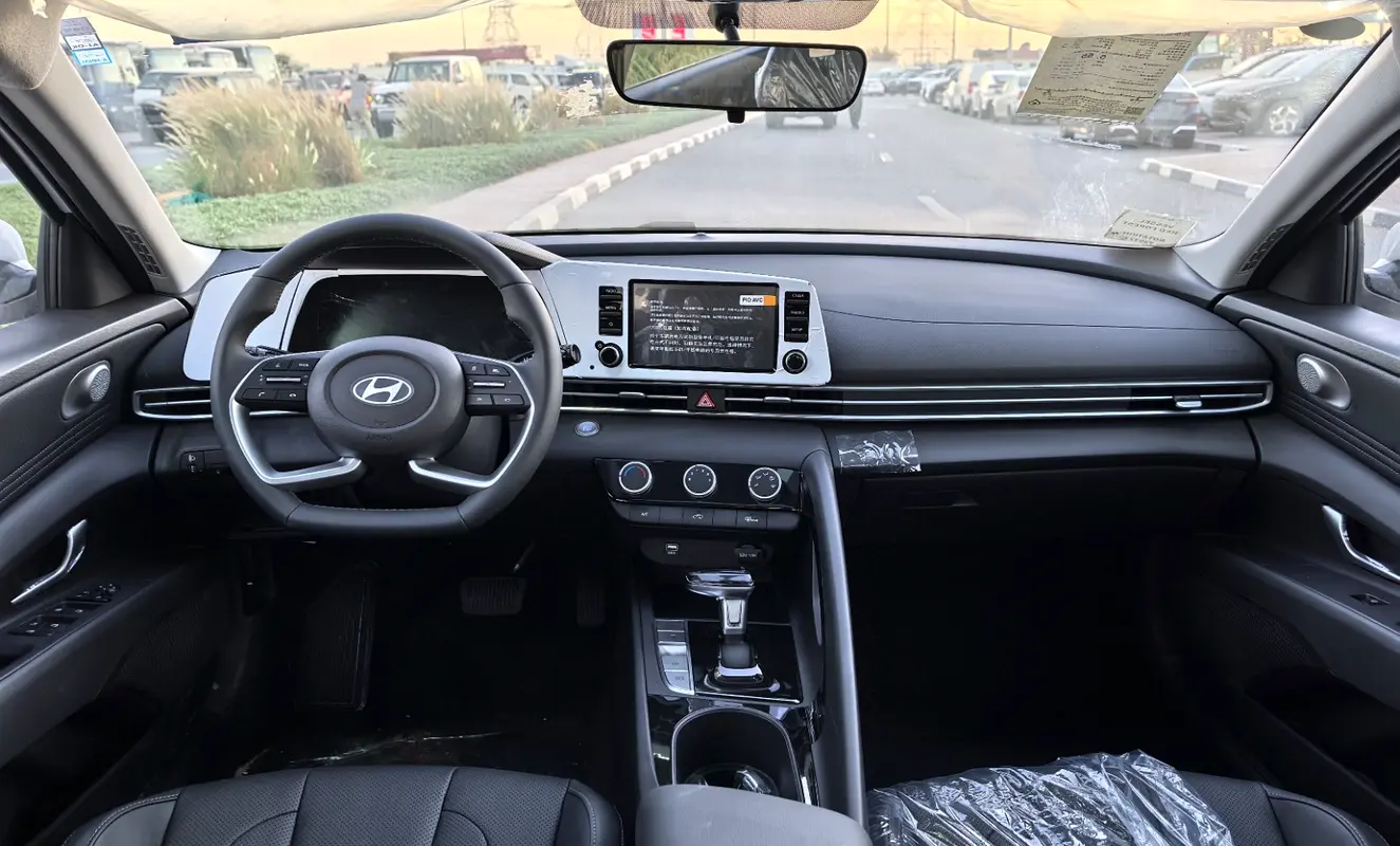 واردات Hyundai Elantra 2025 از دبی — منطقه آزاد کیش و قشم — خودرو Hyundai — تصویر 7